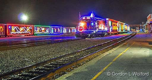 CP Holiday Trains 2015 Both_47037.jpg - Both Canadian & American Holiday Trains togetherPhotographed at Smiths Falls, Ontario, Canada.